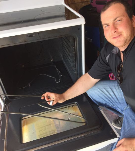 Our range repair specialist in Ottawa